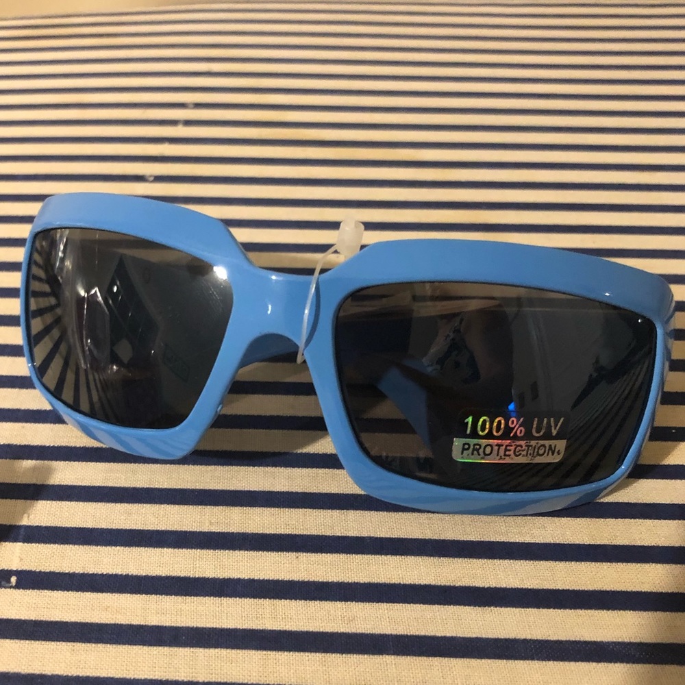Blue kids sunglasses 😎